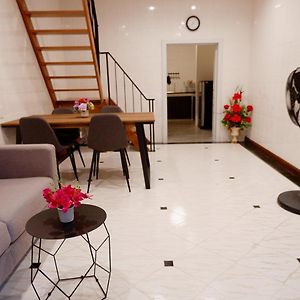Appartement à 2 Chambres à Coucher
