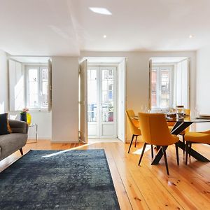 Charming And Stylish Downtown Apt In XIX Century Building