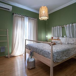 Apartment At The Foothills Of Acropolis