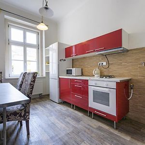 Appartement à 3 Chambres à Coucher