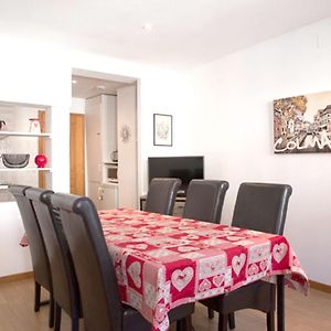 Appartement Confortable à 3 Chambres à Coucher