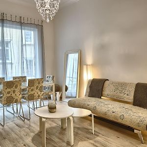 Appartement à 2 Chambres à Coucher