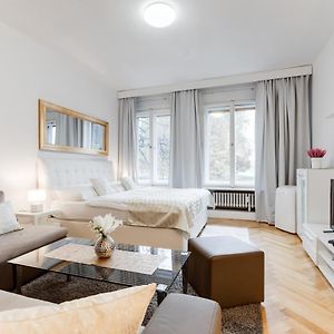 Exclusive Riverside Apartment In The Heart Of Prague