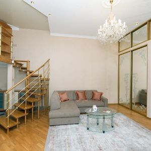Stylish Two-Level Flat 2 Min From Khreschatyk
