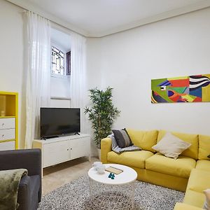 Appartement à 2 Chambres à Coucher