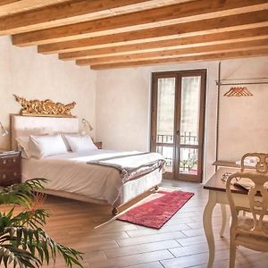Conte Federico Apartments