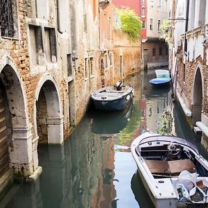 Rialto Corte Dei Sansoni Canal View By Wonderful Italy