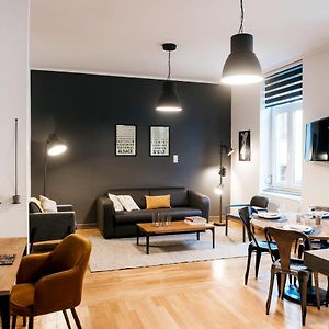 Appartement à 2 Chambres à Coucher