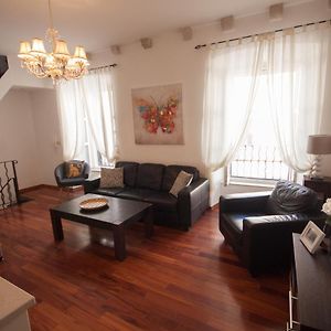 Appartement à 3 Chambres à Coucher