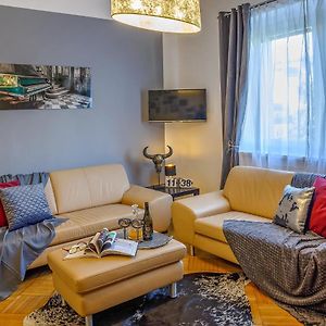 Appartement à 2 Chambres à Coucher