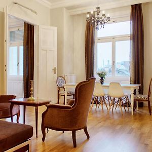 Appartement à 3 Chambres à Coucher