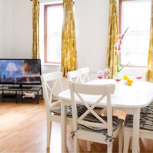 Appartement à 3 Chambres à Coucher