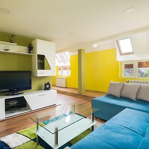 Appartement à 2 Chambres à Coucher