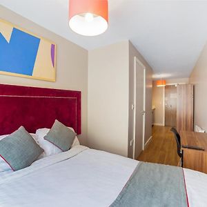 Oyo Vincent Apartments
