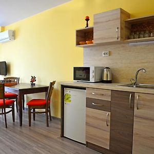 Visito Aparthouse
