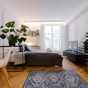 Old Town Premium Queen'S Apartments
