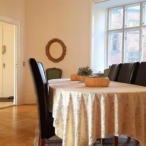 Appartement à 3 Chambres à Coucher