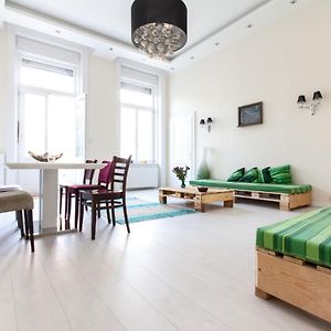 Jozsef63 Apartment