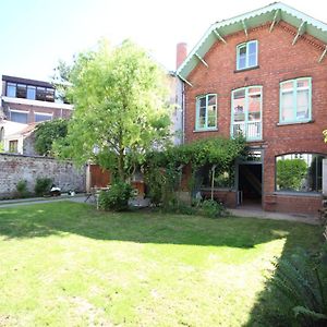 La maison du fond du jardin