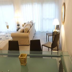 Appartement à 3 Chambres à Coucher