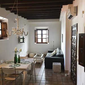 Apartment In Elvira Street With Wifi