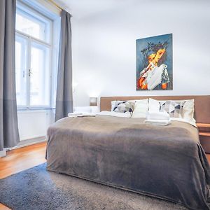 Appartement à 2 Chambres à Coucher