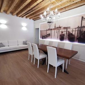 Appartement à 3 Chambres à Coucher