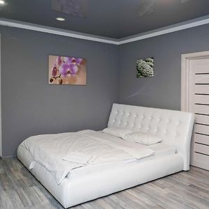 Cozy Apartment In A New Building Close To The Downtown
