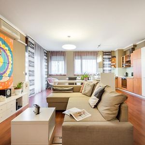 Appartement à 2 Chambres à Coucher