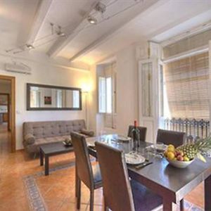 Main Central Station Apartment