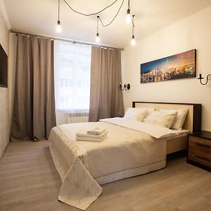 Ultra Lux 3 rooms Apartment near Arena City