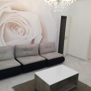 Appartement à 3 Chambres à Coucher
