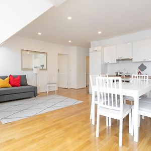 Appartement à 3 Chambres à Coucher