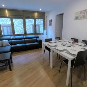 Appartement à 4 Chambres à Coucher