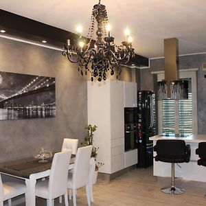 Manhattan House