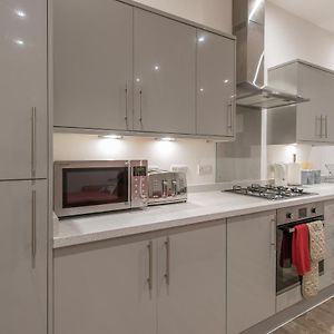 Appartement à 3 Chambres à Coucher