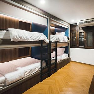 Dormitory Room Mixed