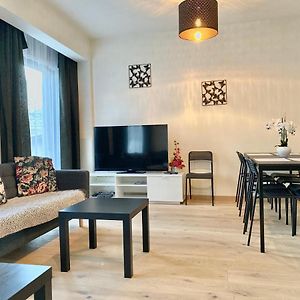 Appartement à 2 Chambres à Coucher