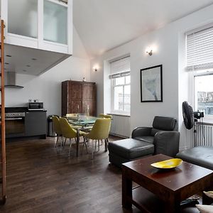 Appartement à 2 Chambres à Coucher