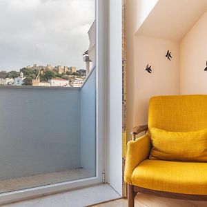 Lovelystay - Lisbon Home With Castle View