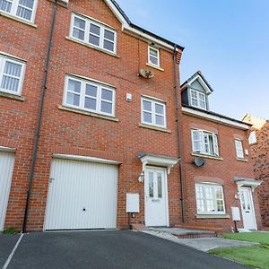 Spacious Contractor House For Large Groups - Private Parking By Liverpool Short Stay