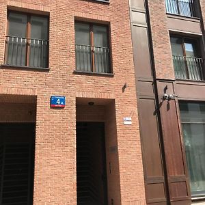 Appartement à 2 Chambres à Coucher