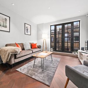 2 Bed Lux Apartment near Central London FREE WIFI