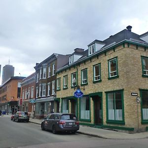 Globe-Trotter & Backpackers Hostel