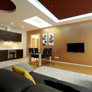 Appartement à 2 Chambres à Coucher