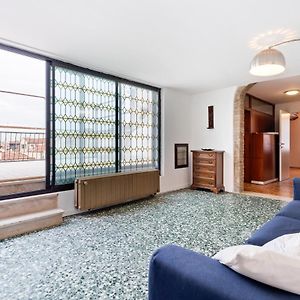 Appartement à 3 Chambres à Coucher