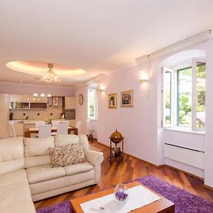 Apartment Djivo
