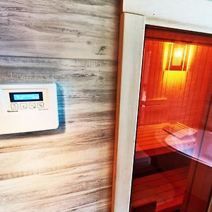 Sauna, Big Jacuzzi , Khreshchatyk Apartments