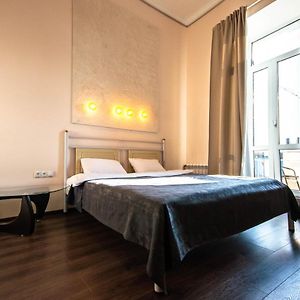 Kyiv Rouge Apartment