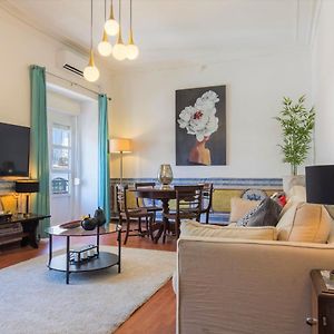 Charming Chiado 2Bedr W/Balcony And View